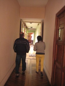 Tony talking with Maria, the tour guide at the Casa Museo in Quito.  